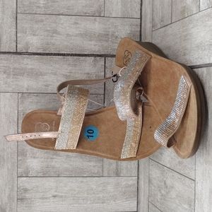 Daisy Fuentes women's sandals NWOT